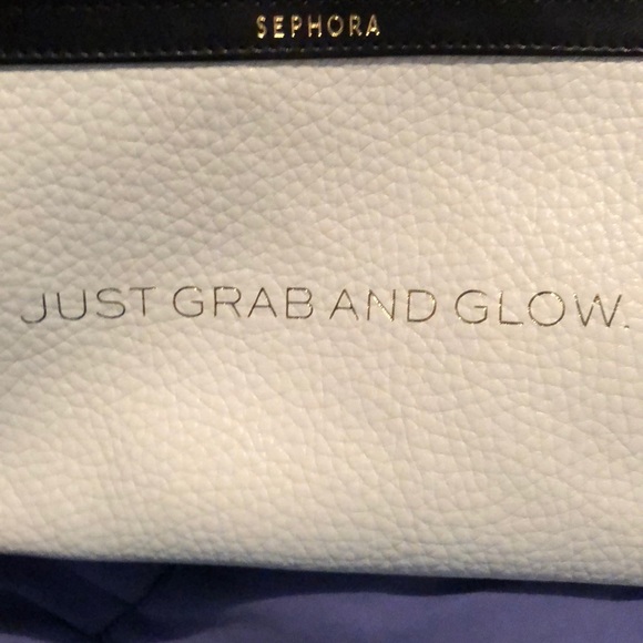 Sephora🆕💕 “just grab and glow” makeup bag🆕💕 - Picture 2 of 3